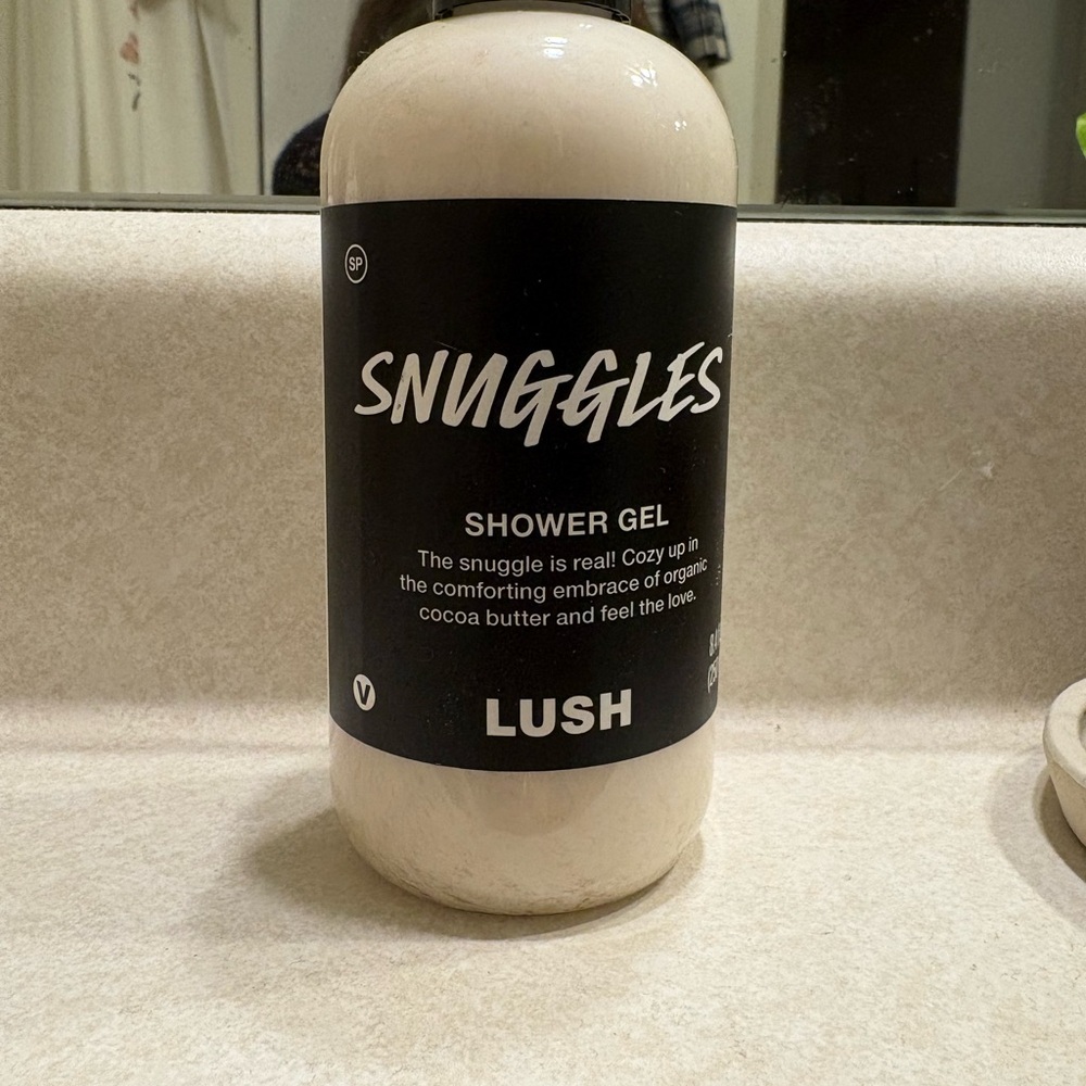 NEW! Lush Cosmetics Snuggles Shower Gel, sealed , 250ML LIMITED Edition 🧈